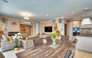 Amazing Home In Trget With Kitchen - 5