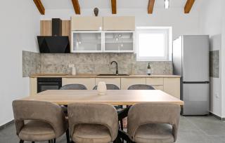 Beautiful Home In Skradin With Kitchen - Piramatovci - 7