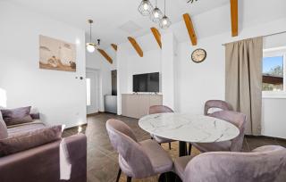 Beautiful Home In Skradin With Kitchen - Piramatovci - 3