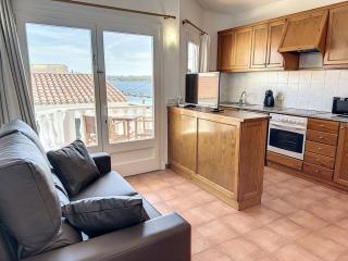 F105 · Dos dormitorios, terraza y a/c en Fornells - Fornells - 5