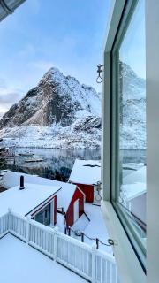 Husly Reine - your home with Reinebringen view - 9