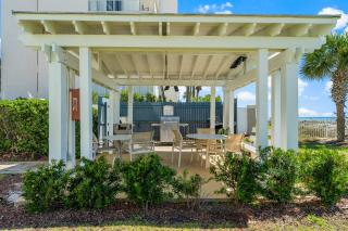 Sterling Sands Beach Resort by Panhandle Getaways - 3