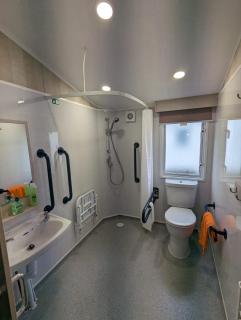 ACCESSIBLE FRIENDLY MODERN Family Caravan Littlesea Haven Weymouth - 7