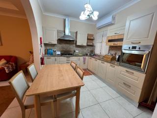 Serene Haven Apartment with Three spacious bedrooms - 7