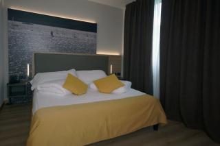 Ambassador Suite Hotel - 2