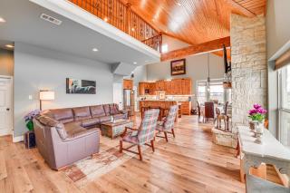 Farm Retreat with Furnished Patio 12 Mi to McKinney - 6