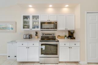 Beachy Port Charlotte Home w/ Hot Tub & Pool! - 2