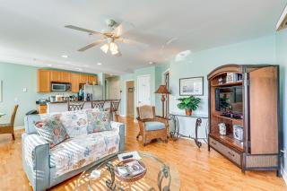 Marina and Beach Club Access Condo in Southport - - 5