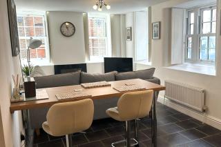 Harbour Haven - Central 1-Bedroom, Cosy Apartment in Weymouth - 0