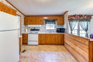 Valley View Lodge Rural Home in Bridgeport! - - 2