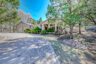 Charming Home with Patios, Near Ruidoso Downs Casino - Ruidoso - 0