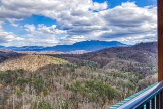 The Top Notch Lodge, Indoor Pool, Theater Room, Game Room, 560 FREE tickets each paid day - 6