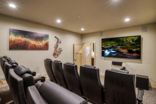 The Top Notch Lodge, Indoor Pool, Theater Room, Game Room, 560 FREE tickets each paid day - 2