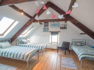 Glenroy Newport, Pembrokeshire - 1