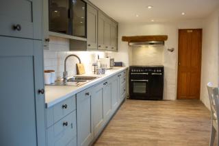 Glenroy Newport, Pembrokeshire - 7
