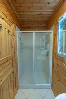 Large Luxury Log Cabin Getaway - Ballyconnell - 2
