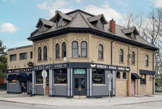 Charming Corktown Home with BBQ Grill & Backyard - Hamilton - 6