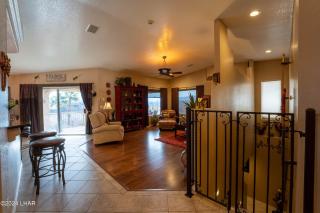 Luxe Havasu 6-bedroom Retreat! Pool, Hot tub, Lake Views! - Lake Havasu City - 2