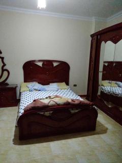 التجمع الخامس القاهره الجديده الحي الخامس المنطقة الثانية شارع 16 فلا 142 - 4