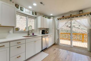 North Carolina Coupes Retreat with Deck and Grill! - Marble - 3