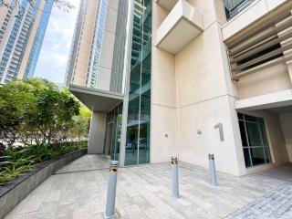 Beautiful 1BR near Burj Khalifa without balcony - Dubai - 6