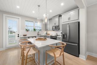 Shore To Escape at Hunter's Point - Cortez - 2