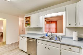 Charming Seneca Home - 3 Mi to Memorial Stadium! - Seneca - 3