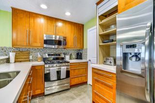 Modern Townhome with Hot Tub 10 Mi to Snowbird! - Cottonwood Heights - 3