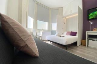 Apt 04 Seaside Serenity Chic Studio Steps to Promenade - Brighton & Hove - 4