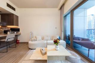 Cozy 1BR with Lake View near Metro - Dubai - 0
