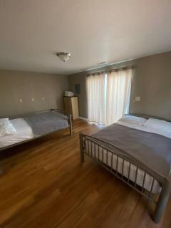 Studio D Sleep 6- Bachelor/Bachelorette Parties! - 7