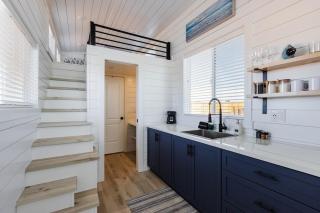 modern home with private hot tub - Apple Valley - 4