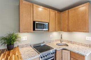 Cozy Lakefront Studio On Long Lake! home - Portage - 3