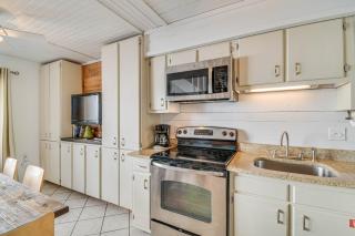 Next to Gulf Shores Public Beach Condo with Pool! - Gulf Shores - 4