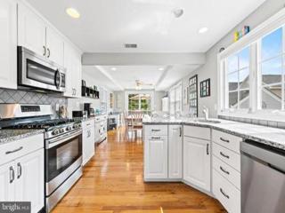 Ideal Vacation Spot! Close To The Beach And Everything Else! - Beach Haven - 3