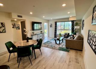 Century City Chic 4 sleep free parking 402 - Los Angeles - 0
