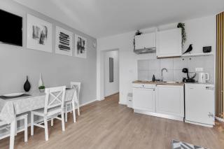 Mediterranean Living 2 - 3