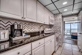 Dream Vacation Home, Direct Ocean Front at Camlot on the 14th Floor - 6