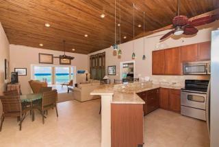 Peaceful Ocean Front Beach House in Bodden Town - Bodden Town - 5