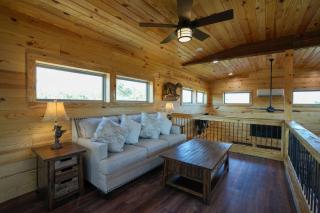 CampQYB- Modern Lux Rustic Cabin Hot Tub FirePit Games - - 3