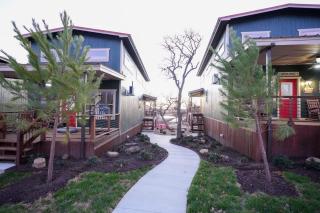 CampQYB- Modern Lux Rustic Cabin Hot Tub FirePit Games - 1