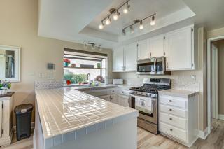Palm Desert Rental with Community Pool and Hot Tub! - Palm Desert - 1