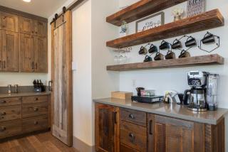 Sugar Loaf Haven by KABINO Huge Views Garage Gym Room Fishing Snowmobile - Thayne - 1