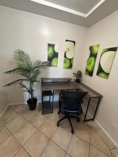 Beverly Hills Midle City 1 br Apt with Parking 202 - Los Angeles - 4