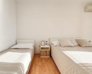 Seaside Apartments and Rooms - Baška Voda - 3