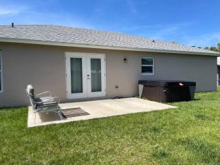 Modern and comfortable new home with hot tub - Fort Pierce - 6