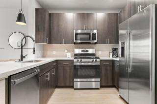 3BR Cozysuites RORO Pool, Pets, Parking 7&13 - Phoenix - 1