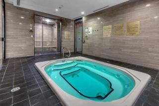 Luxury 2BR - Subway/Pool/Gym/Sauna + Free Parking - Toronto - 3