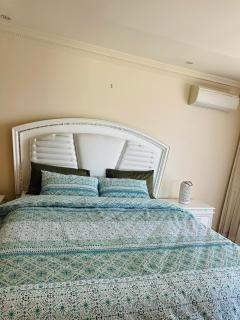 Luxurious Townhouse Retreat in Prestigious Brighton - 6