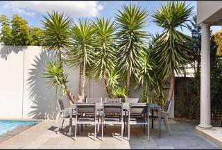 Luxurious Townhouse Retreat in Prestigious Brighton - 4